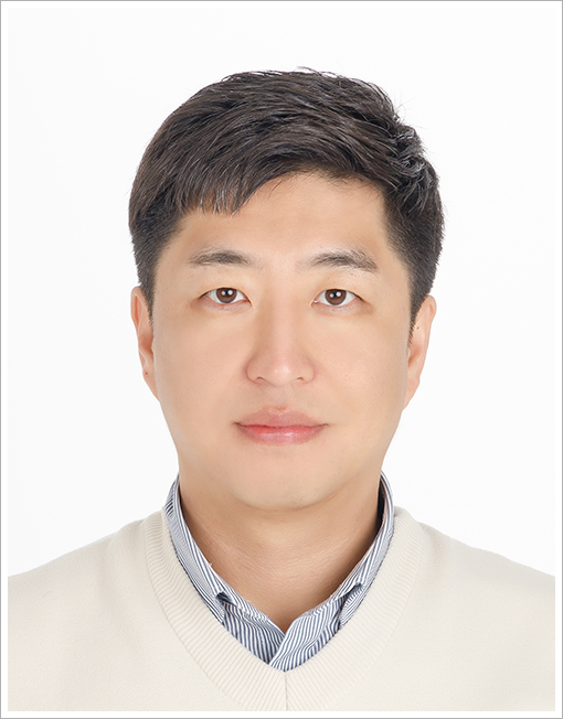 Shin, Tea Young Photo