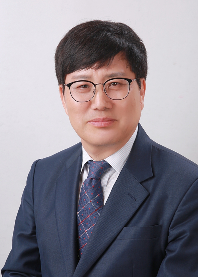 안국찬 사진