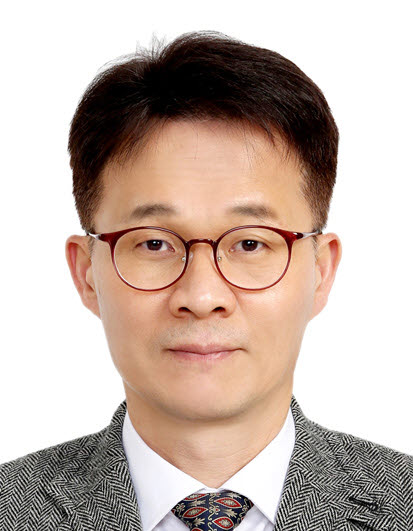 Chunwon Kang 사진