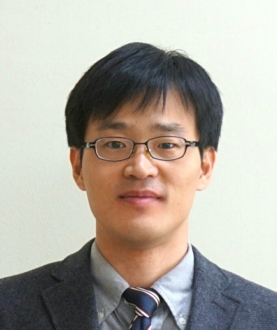 양 성 준 교수님 사진