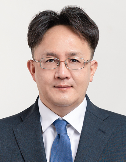 최 훈(Prof. Choi Hoon)                                   사진