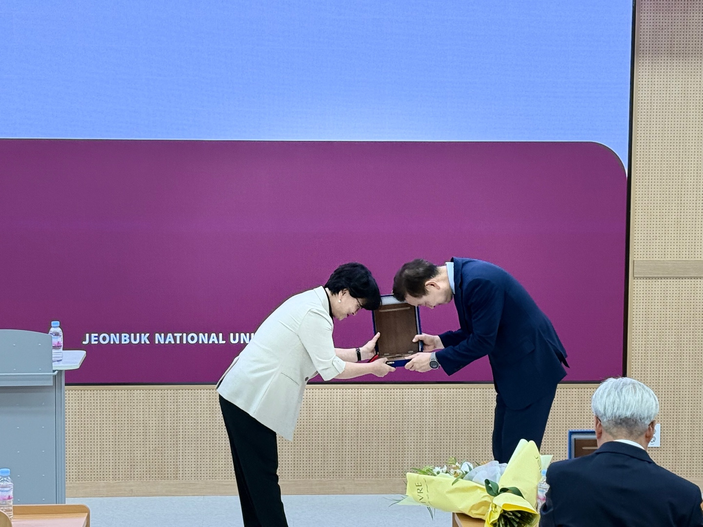 2025년 약학대학 정넌퇴임 기념식(소윤조,정재훈교수님) 5번째 첨부파일 이미지