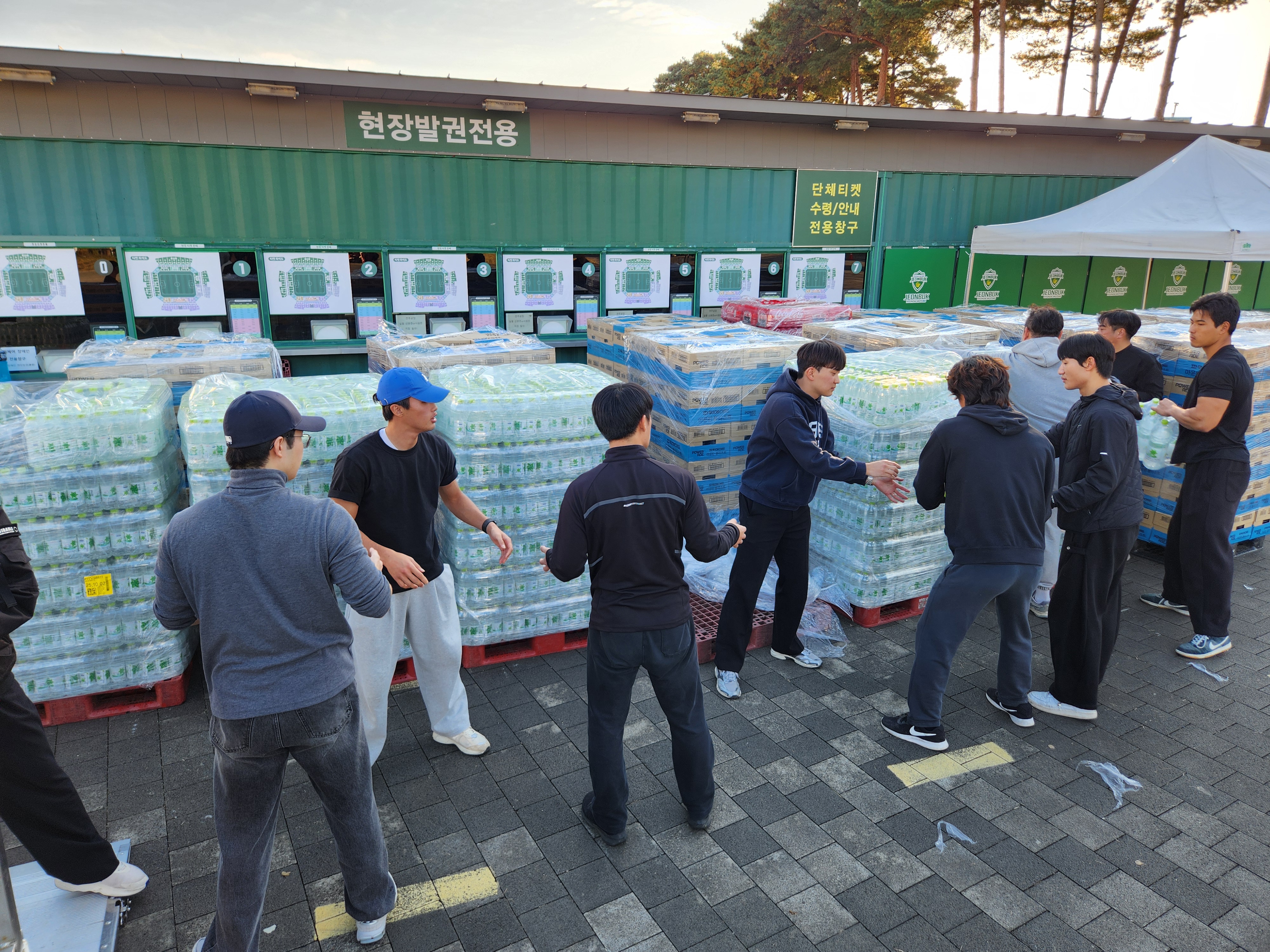 Jeonbuk National University Department of Sports Science Contributes to Community Sports Development through Volunteering at the 2025 Olympic Day Run 2th attached image