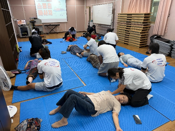 September 25, 2025: Jeonbuk National University Rehabilitation Students Provide Sports Massage and Taping Services at Geumam Senior Welfare Center — Ongoing Activities Based on Mutual Cooperation with Senior Welfare Center Main Image